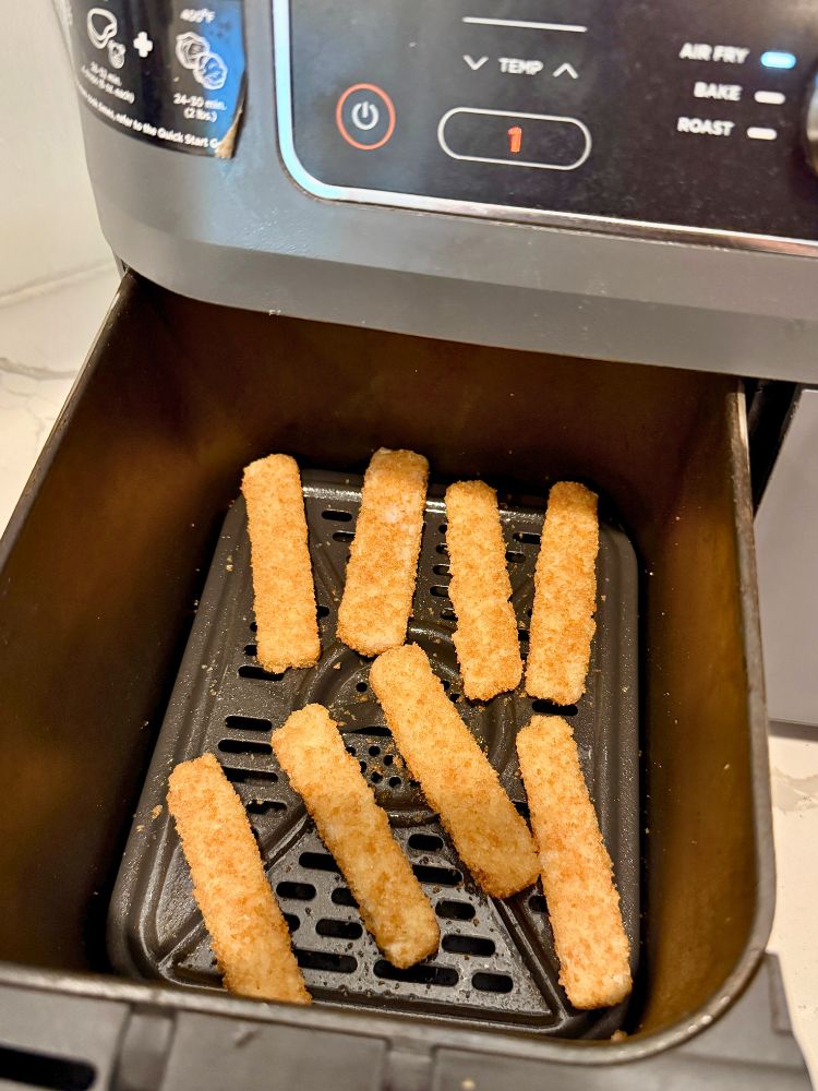 fish sticks in air fryer basket